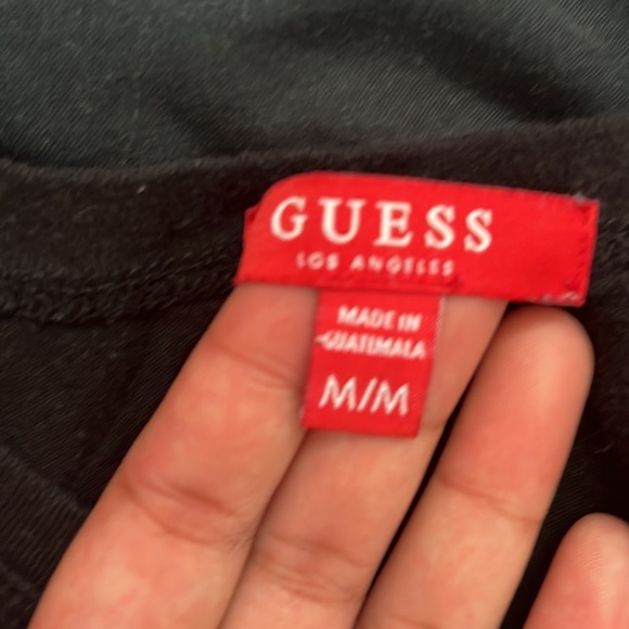‼️ Guess T-Shirt - Picture 2 of 2